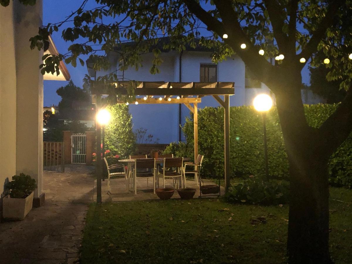 In Giardino B&B Cassina de' Pecchi Екстериор снимка